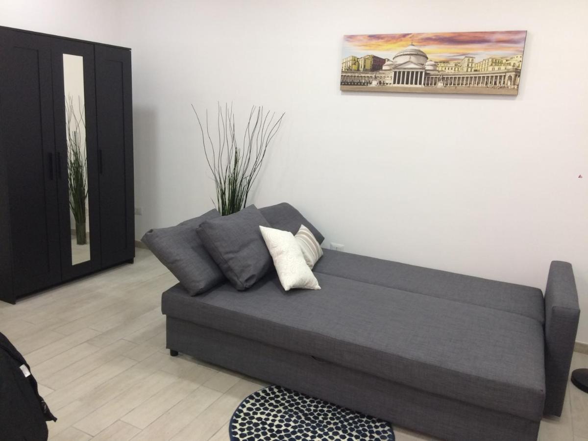 Flat In Center Historic Villa Napels Buitenkant foto