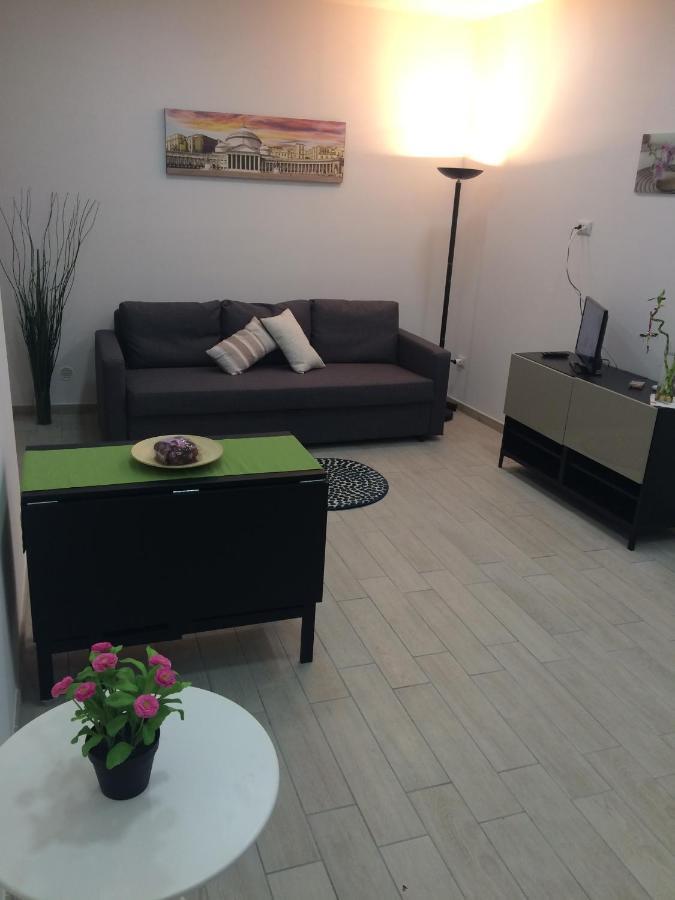 Flat In Center Historic Villa Napels Buitenkant foto